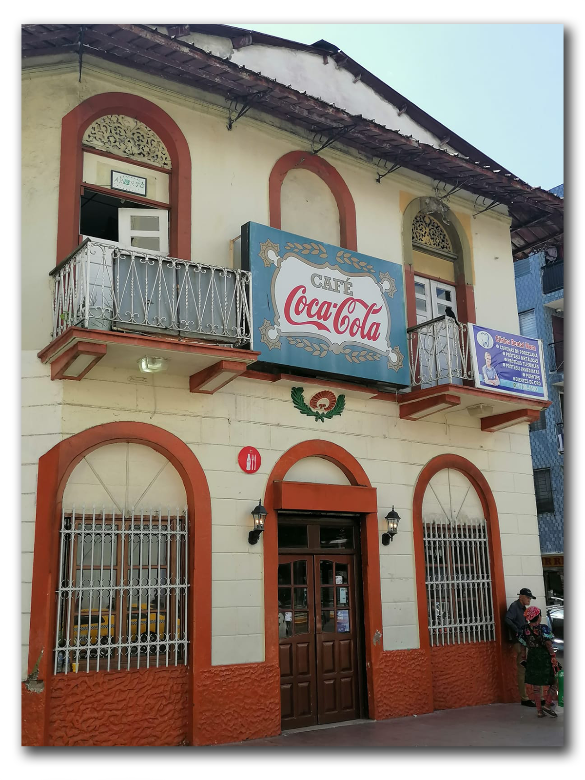 Café Coca Cola - Año: 2023