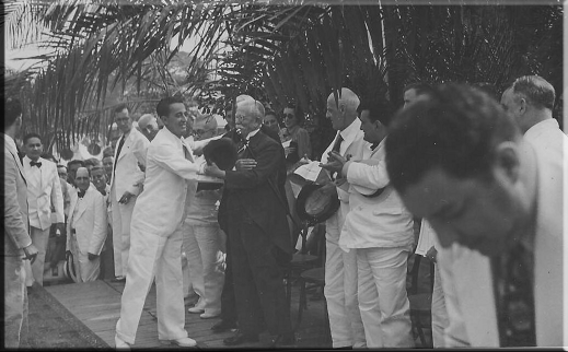 Hortensio De Ycaza a su llegada a la Ceremonia.